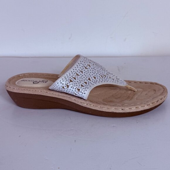 Mountain Sole Comfort Sandals Sz 8.5 White Flip Flop Silver Studs Thong Cushion - Picture 14 of 15